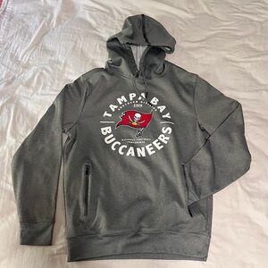 NWOT Tampa Bay Buccaneers Gray Hoodie Sweatshirt~Size Medium~Mens-NFL Apparel